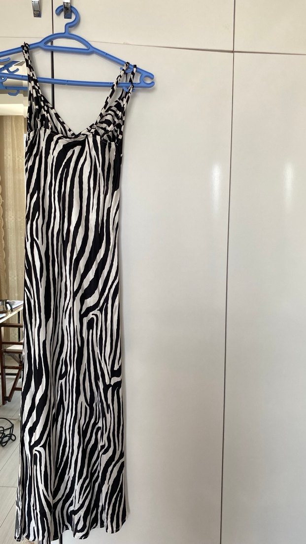 Kadın Zebra Desenli Uzun Askılı Elbise - Görsel 4