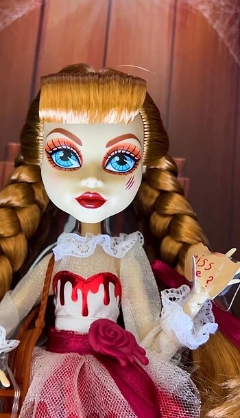 Beden Renk Monster high Annabelle bebek