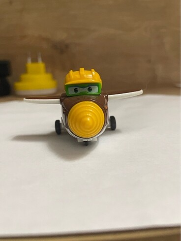 Harika kanatlar robota dönüşen uçak