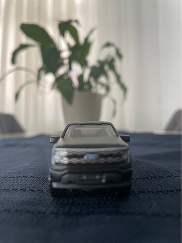 Matchbox Marc?a mat siyah renginde Ford