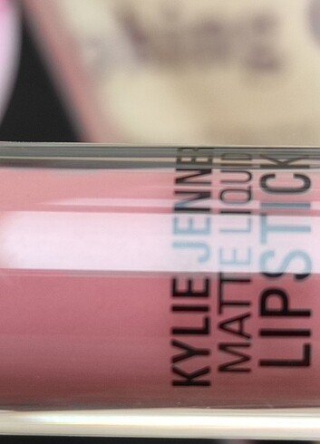 Kylie Jenner matte liquid lipstick