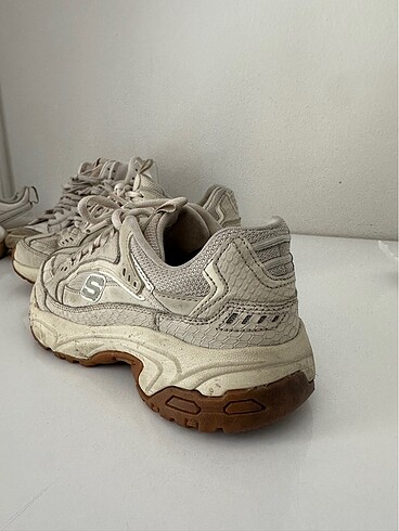 37 Beden skechers orijinal ayakkabi