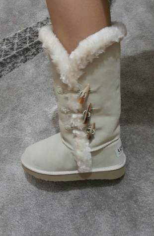 ugg bottttt 