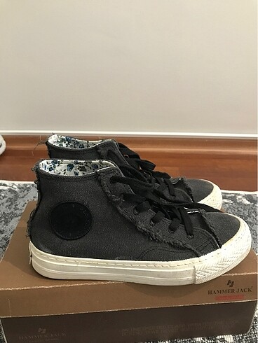 Sıfır hammer jack converse
