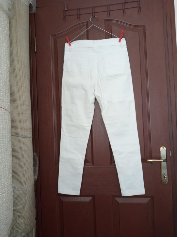 Beyaz Pamuklu Kemerli pantolon - Görsel 3