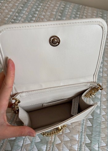 Zincirli krem çanta - Görsel 6