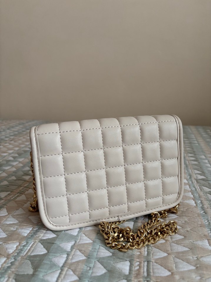 Zincirli krem çanta - Görsel 2