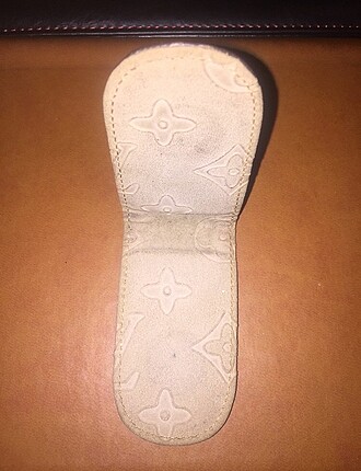 Beden Louis Vuitton para klipsi