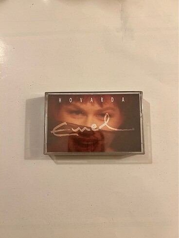 Emel Kaset.