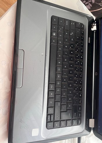 Gri Renkli Laptop Bilgisayar - Görsel 4