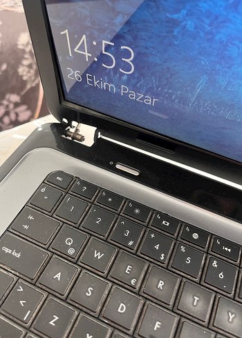 Gri Renkli Laptop Bilgisayar - Görsel 3