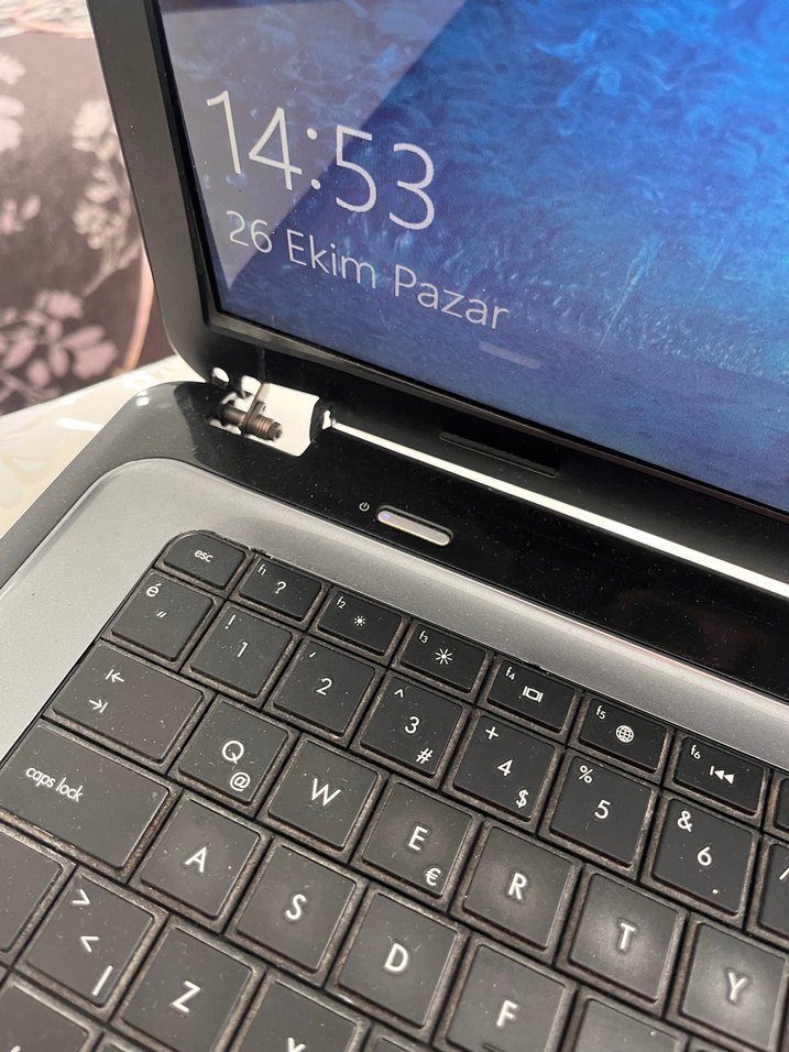 Gri Renkli Laptop Bilgisayar - Görsel 3