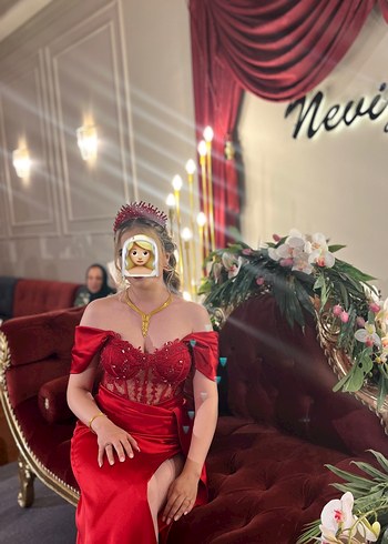 Uzun Parlak Kırmızı Kına Elbisesi - Görsel 3