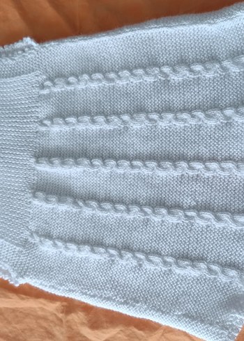 Kız Çocuk Beyaz Örgü Kolsuz Hırka - Görsel 5