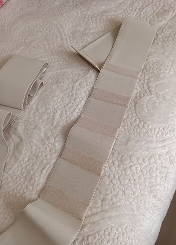 Krem rengi Korse  - Görsel 4