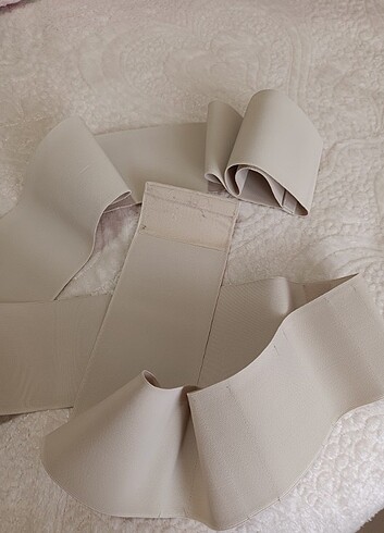 Krem rengi Korse  - Görsel 5