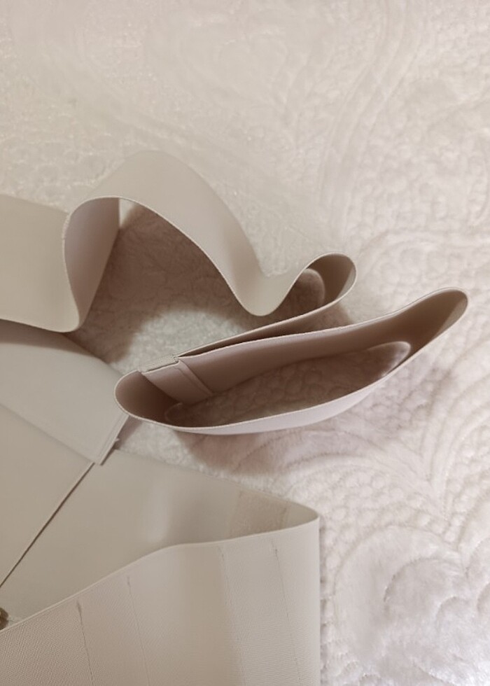 Krem rengi Korse  - Görsel 3