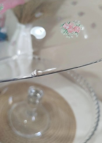 Çiçek Desenli Beyaz Cam Kek Fanusu - Görsel 2