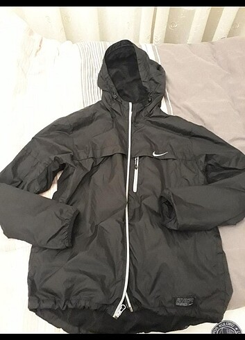 Nike yagmurluk