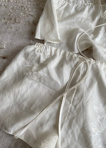 Uzun Beyaz Kadın Sabahlık - Görsel 7