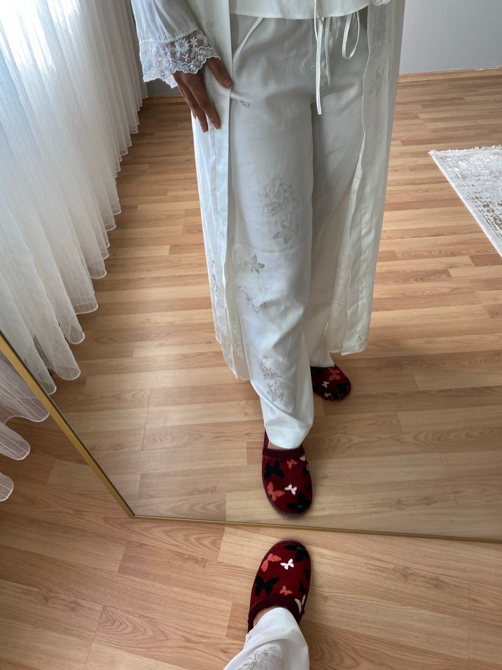 Uzun Beyaz Kadın Sabahlık - Görsel 5