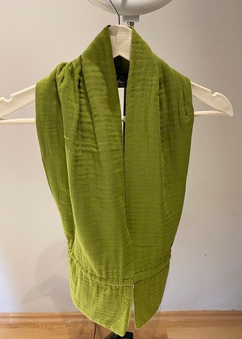 Sırtı açık yeşil keten bluz - Görsel 4