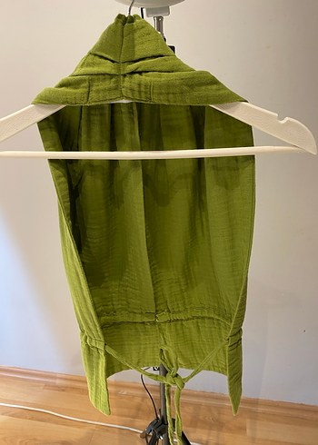 Sırtı açık yeşil keten bluz - Görsel 6