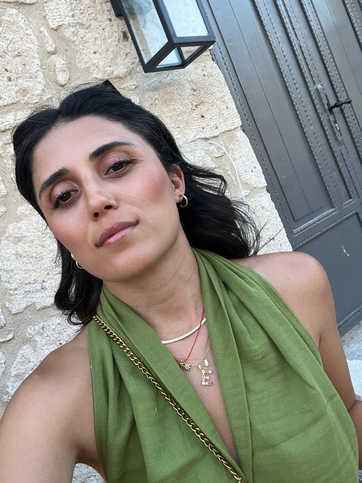 Sırtı açık yeşil keten bluz - Görsel 2