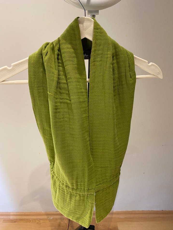 Sırtı açık yeşil keten bluz - Görsel 4
