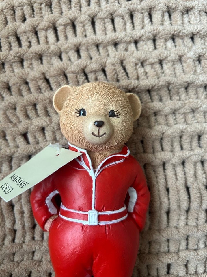 Kırmızı Tulumlu Ayıcık Figür - Görsel 3