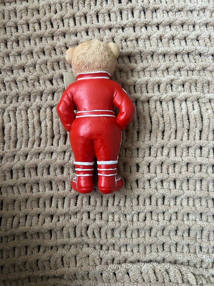 Kırmızı Tulumlu Ayıcık Figür - Görsel 2