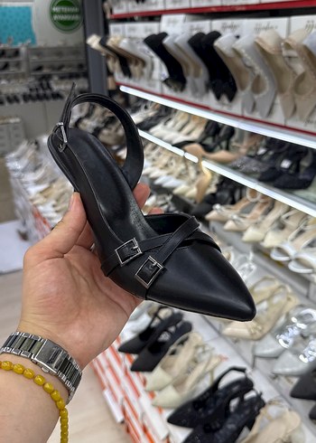 Siyah Yılan Desenli Tokalı Stiletto