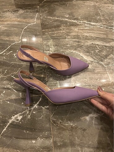 LC Waikiki Lila stiletto