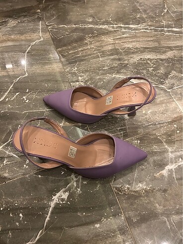 39 Beden Lila stiletto