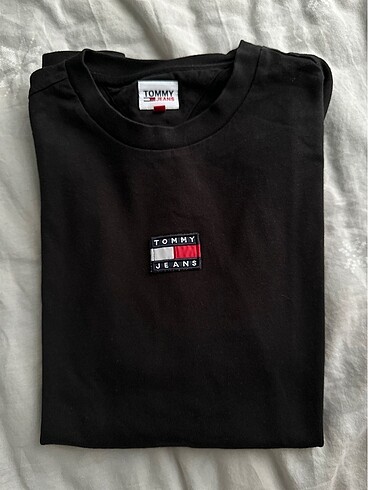 Tommy Hilfiger Tommy jeans tshirt (s ve m bedenlere de olur)