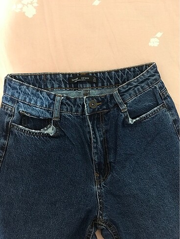 34 Beden lacivert Renk Bershka mom jean