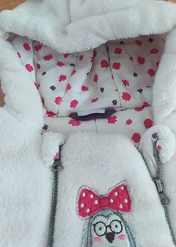 Kız Bebek Beyaz Kürklü Nakışlı Tulumu - Görsel 5