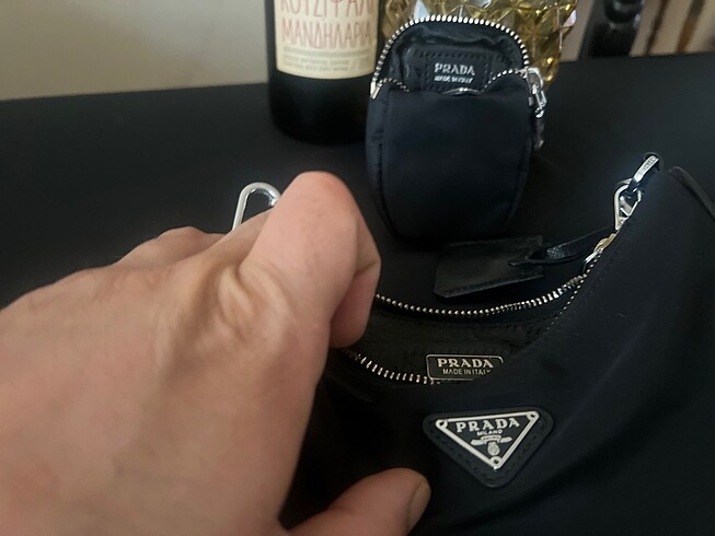  Beden siyah Renk Prada (yeni) Re-Editon 2005 full aksesuarlı kol çantası