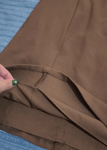 V Yaka Kahverengi Midi Elbise - Görsel 3