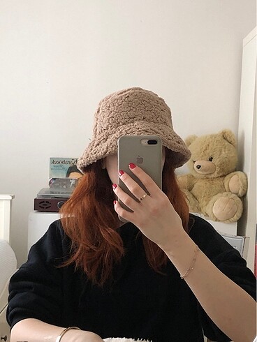 Siyah ve bej kova şapka bucket hat