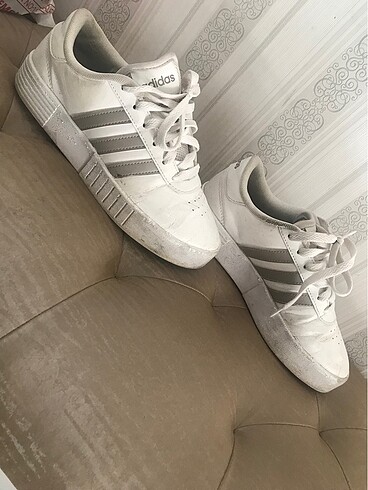 37,5 Beden Adidas ayakkabı