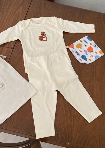 Beyaz Baskılı Pamuklu Bebek Erkek Takımı - Görsel 3