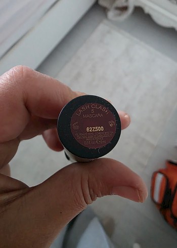 Yves Saint Laurent Lash Clash Maskara Sassy Burgundy - Görsel 3