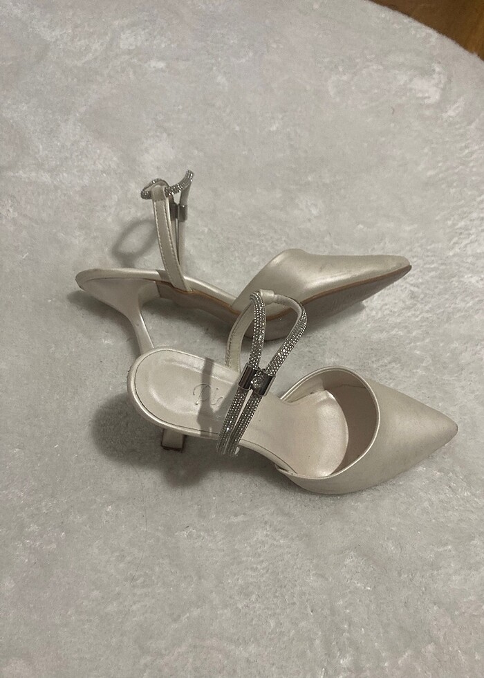 Topuklu ayakkabı - Görsel 4