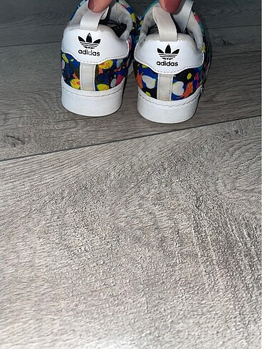 24 Beden Adidas Çocuk Ayakkabı