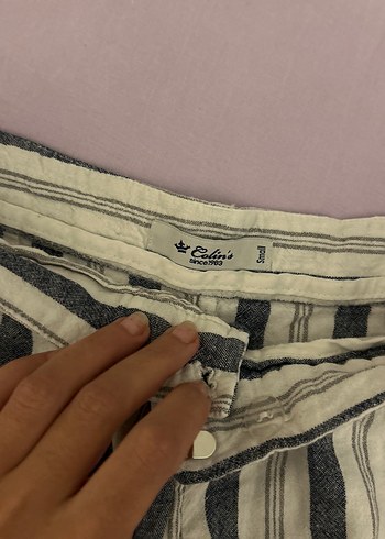 Pilili Çizgili Keten Mini Şort - Görsel 3