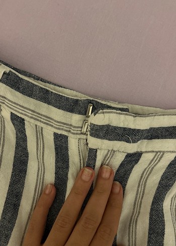 Pilili Çizgili Keten Mini Şort - Görsel 2