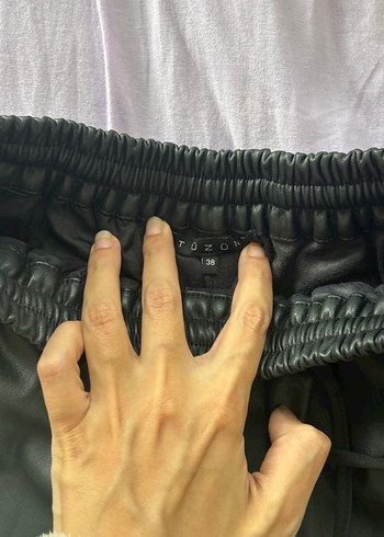 Kemerli Yeşil Deri Kadın Pantolon - Görsel 3