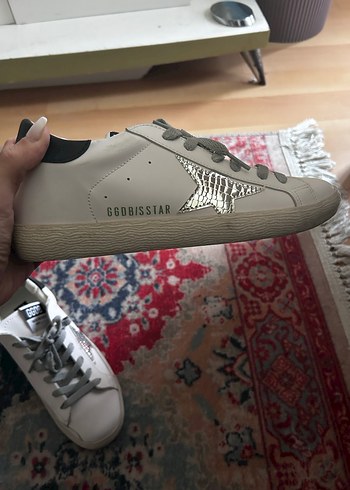 Beyaz Gri Desenli Bağcıklı Spor Ayakkabı - Görsel 3