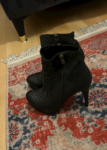 Yılan Desenli Siyah Platform Topuklu Bot - Görsel 2